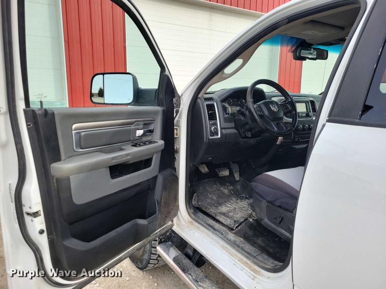 image for item NK9772 2014 Ram 3500 Crew Cab pickup truck