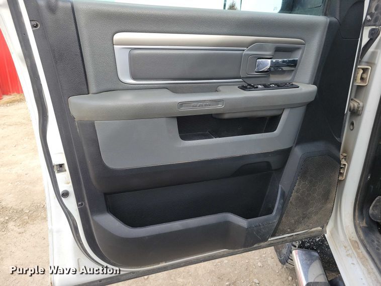 image for item NK9772 2014 Ram 3500 Crew Cab pickup truck