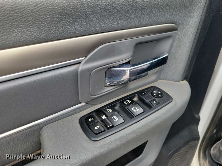 image for item NK9772 2014 Ram 3500 Crew Cab pickup truck