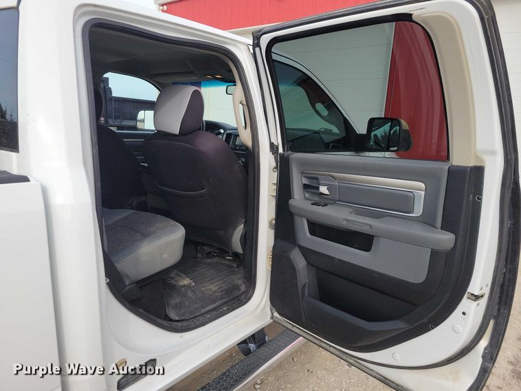 image for item NK9772 2014 Ram 3500 Crew Cab pickup truck