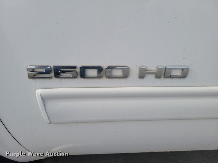 image for item NK9778 2010 Chevrolet Silverado 2500HD Crew Cab pickup truck