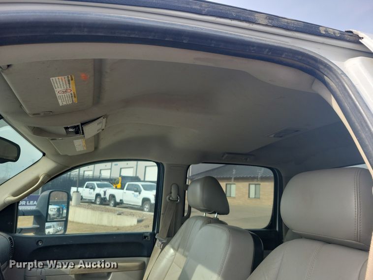 image for item NK9778 2010 Chevrolet Silverado 2500HD Crew Cab pickup truck