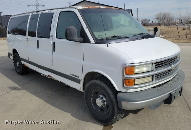 image for item NK9779 2001 Chevrolet Express 3500 van