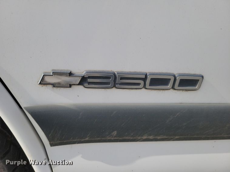 image for item NK9779 2001 Chevrolet Express 3500 van
