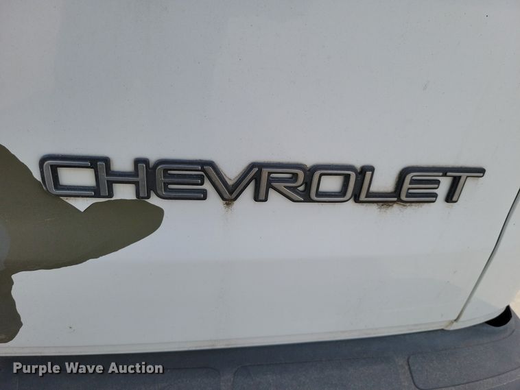 image for item NK9779 2001 Chevrolet Express 3500 van