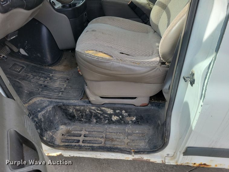 image for item NK9779 2001 Chevrolet Express 3500 van