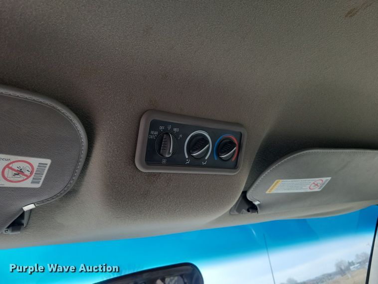 image for item NK9779 2001 Chevrolet Express 3500 van