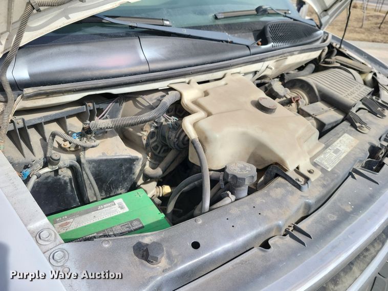 image for item NK9779 2001 Chevrolet Express 3500 van