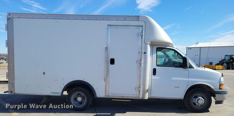 image for item NK9792 2021 Chevrolet G3500 box truck