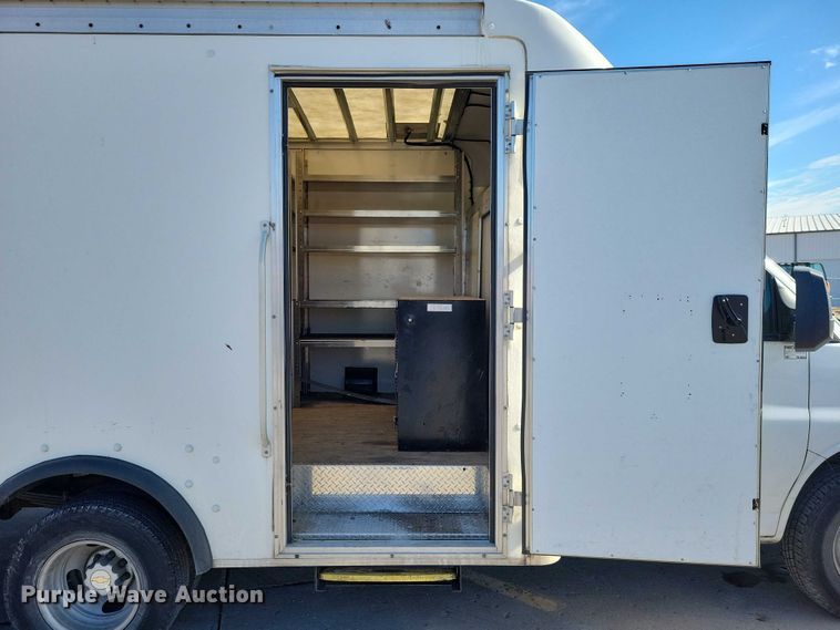 image for item NK9792 2021 Chevrolet G3500 box truck
