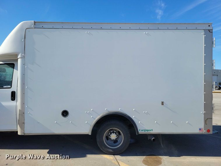 image for item NK9792 2021 Chevrolet G3500 box truck
