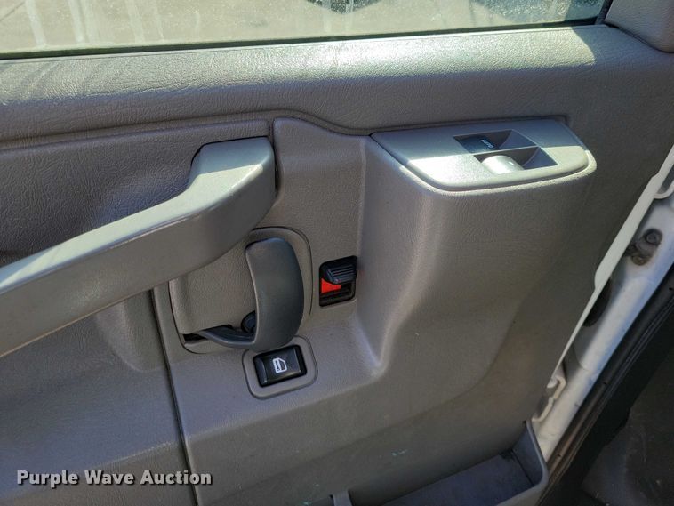 image for item NK9792 2021 Chevrolet G3500 box truck