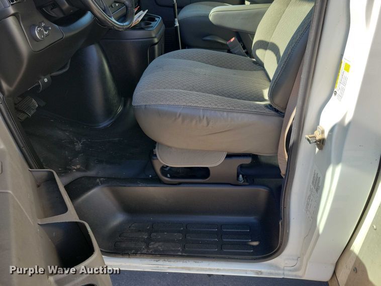 image for item NK9792 2021 Chevrolet G3500 box truck