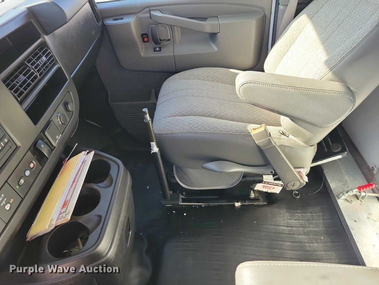 image for item NK9792 2021 Chevrolet G3500 box truck