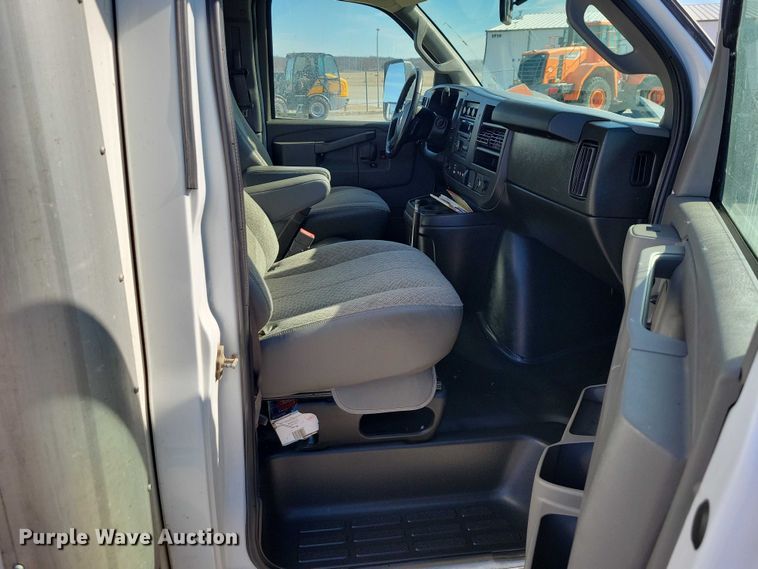 image for item NK9792 2021 Chevrolet G3500 box truck