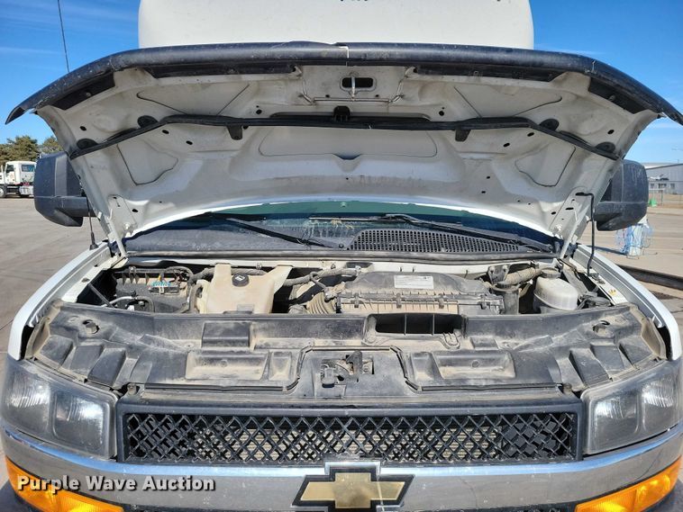 image for item NK9792 2021 Chevrolet G3500 box truck