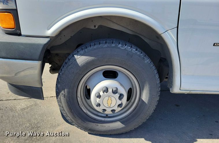 image for item NK9792 2021 Chevrolet G3500 box truck