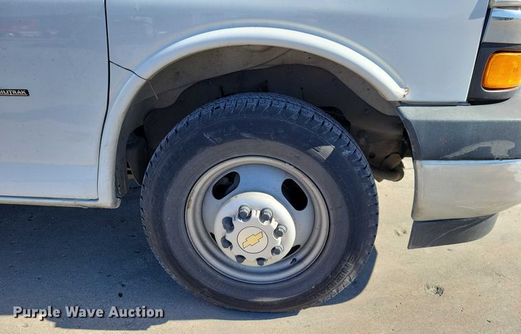 image for item NK9792 2021 Chevrolet G3500 box truck