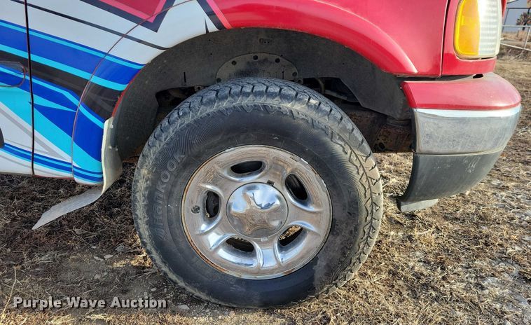 image for item NO9999 2001 Ford F150 Crew Cab pickup truck