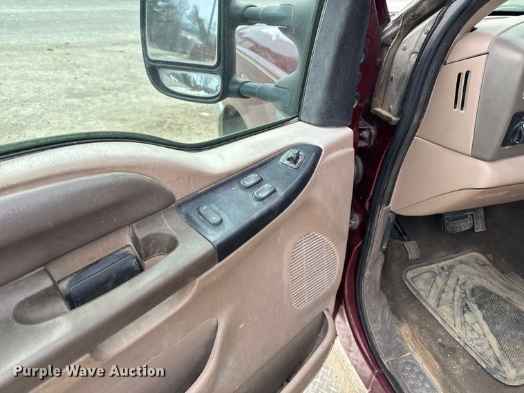 image for item OE9517 1999 Ford F250 Super Duty Ext. Cab pickup truck