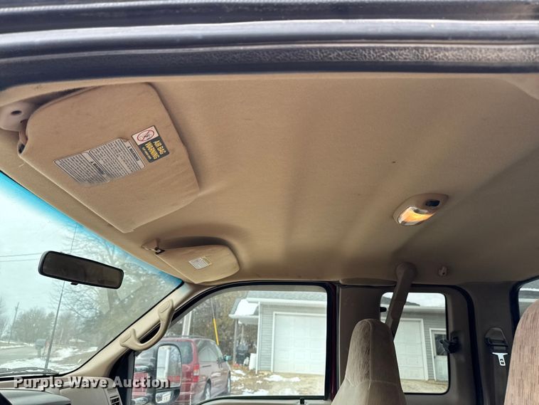 image for item OE9517 1999 Ford F250 Super Duty Ext. Cab pickup truck