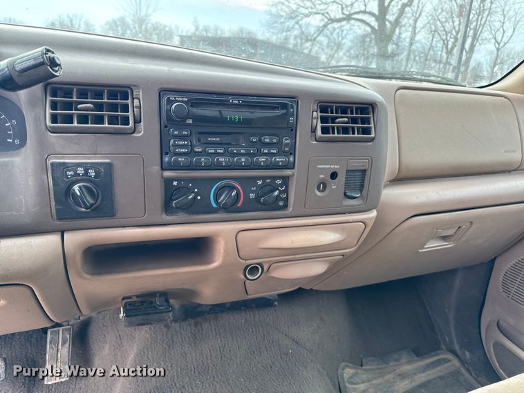 image for item OE9517 1999 Ford F250 Super Duty Ext. Cab pickup truck