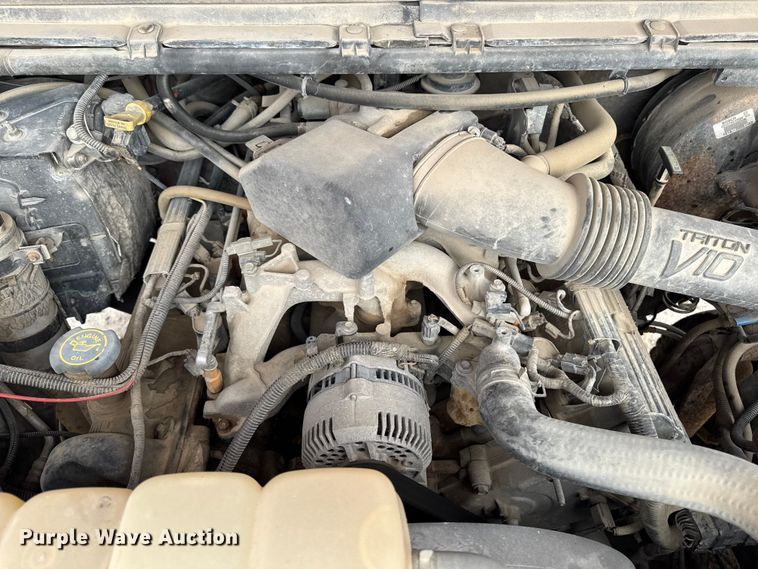 image for item OE9517 1999 Ford F250 Super Duty Ext. Cab pickup truck