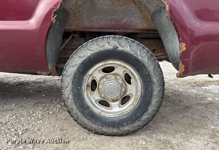 image for item OE9517 1999 Ford F250 Super Duty Ext. Cab pickup truck