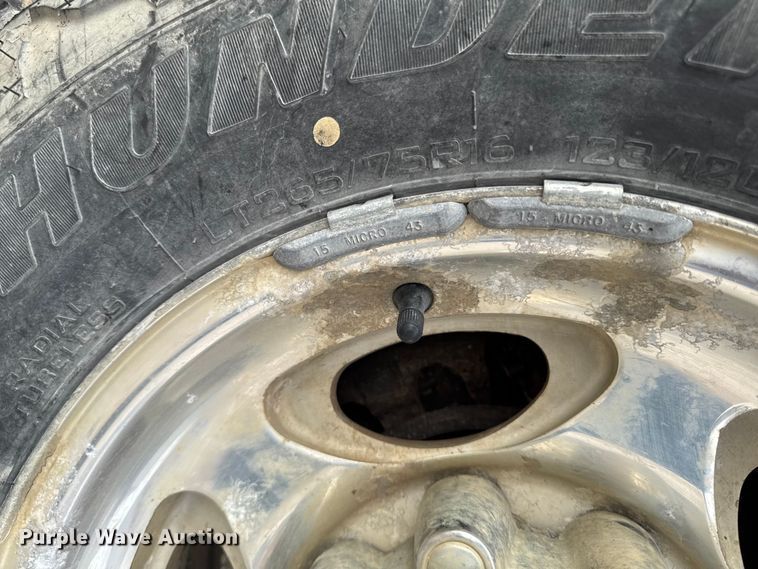 image for item OE9517 1999 Ford F250 Super Duty Ext. Cab pickup truck