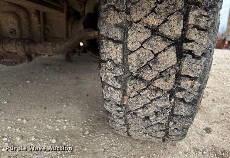 image for item OE9517 1999 Ford F250 Super Duty Ext. Cab pickup truck