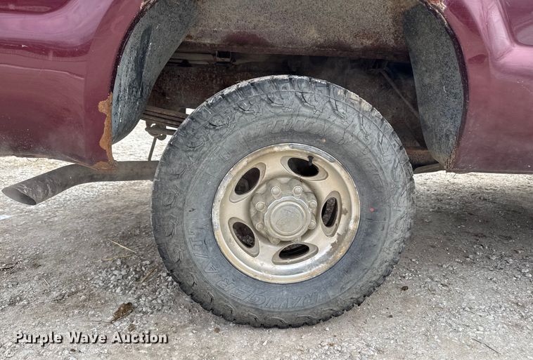 image for item OE9517 1999 Ford F250 Super Duty Ext. Cab pickup truck