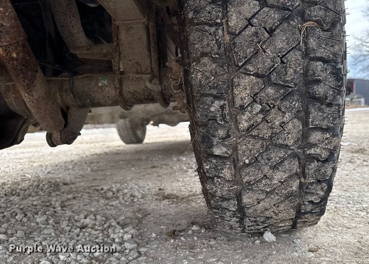 image for item OE9517 1999 Ford F250 Super Duty Ext. Cab pickup truck