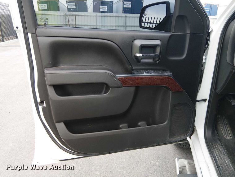 image for item YA1773 2017 GMC Sierra 1500 Crew Cab pickup truck