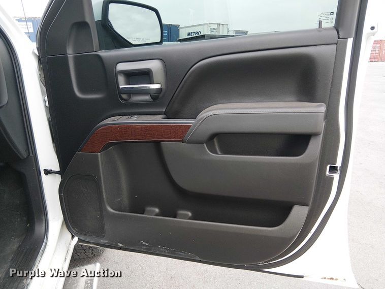 image for item YA1773 2017 GMC Sierra 1500 Crew Cab pickup truck