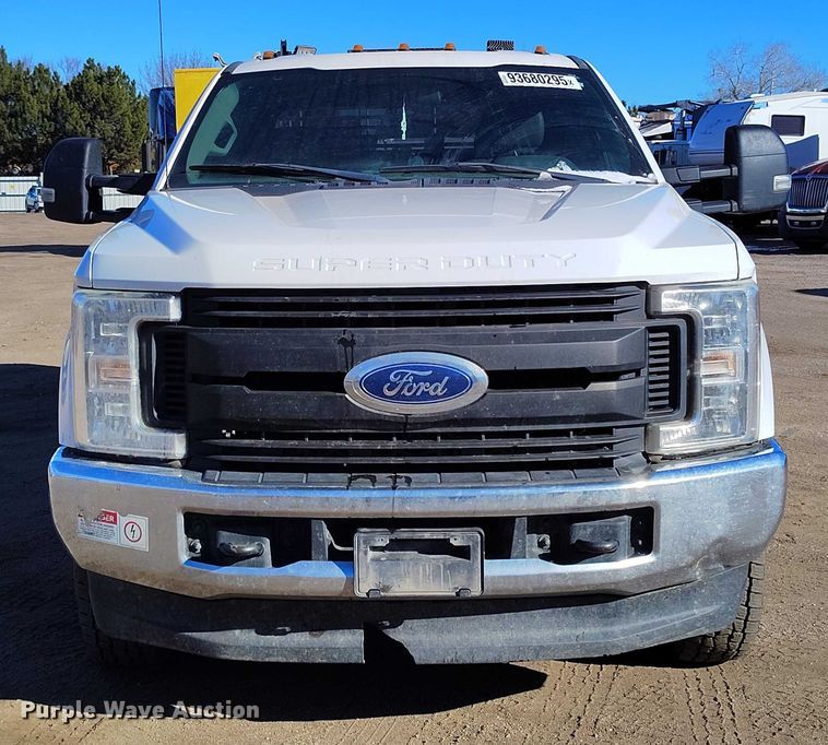 image for item YA1807 2019 Ford F350 Super Duty  utility bed pickup truck