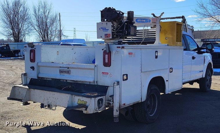 image for item YA1807 2019 Ford F350 Super Duty  utility bed pickup truck