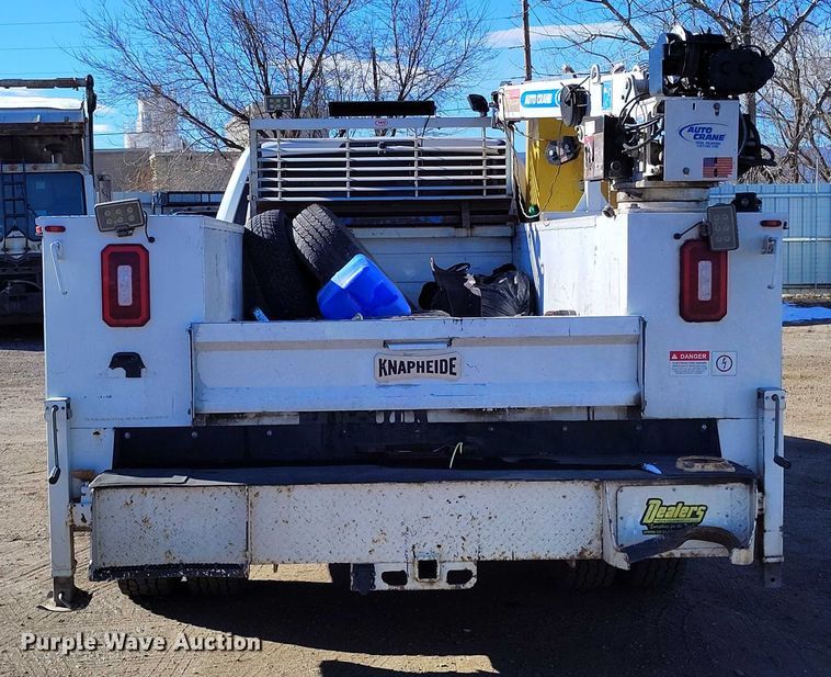 image for item YA1807 2019 Ford F350 Super Duty  utility bed pickup truck