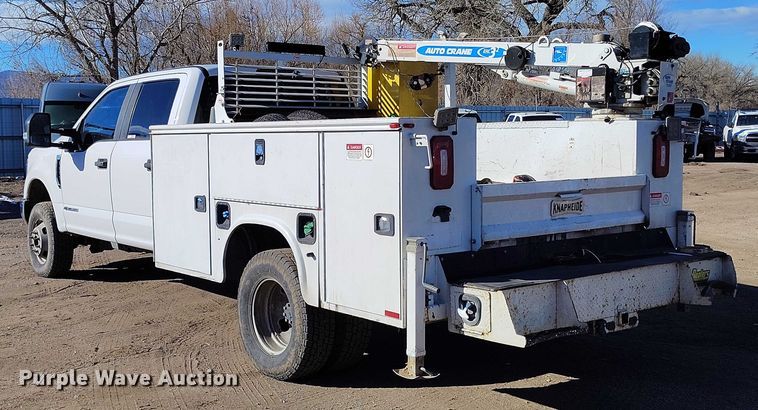 image for item YA1807 2019 Ford F350 Super Duty  utility bed pickup truck