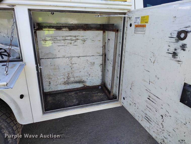 image for item YA1807 2019 Ford F350 Super Duty  utility bed pickup truck