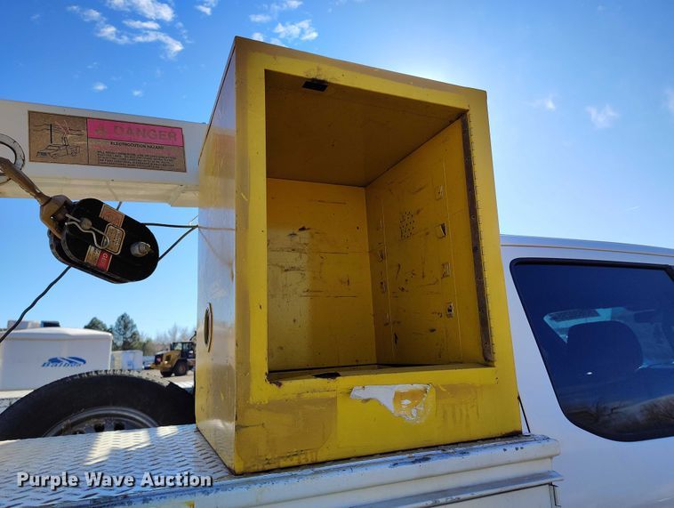 image for item YA1807 2019 Ford F350 Super Duty  utility bed pickup truck