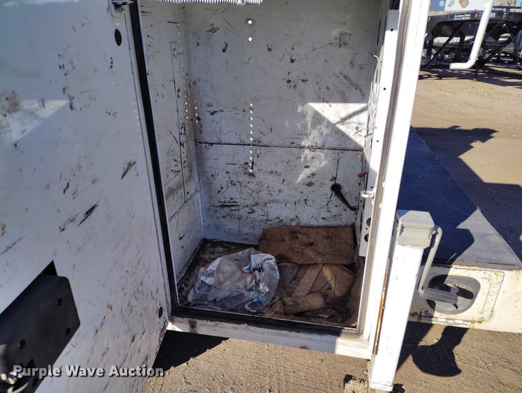 image for item YA1807 2019 Ford F350 Super Duty  utility bed pickup truck