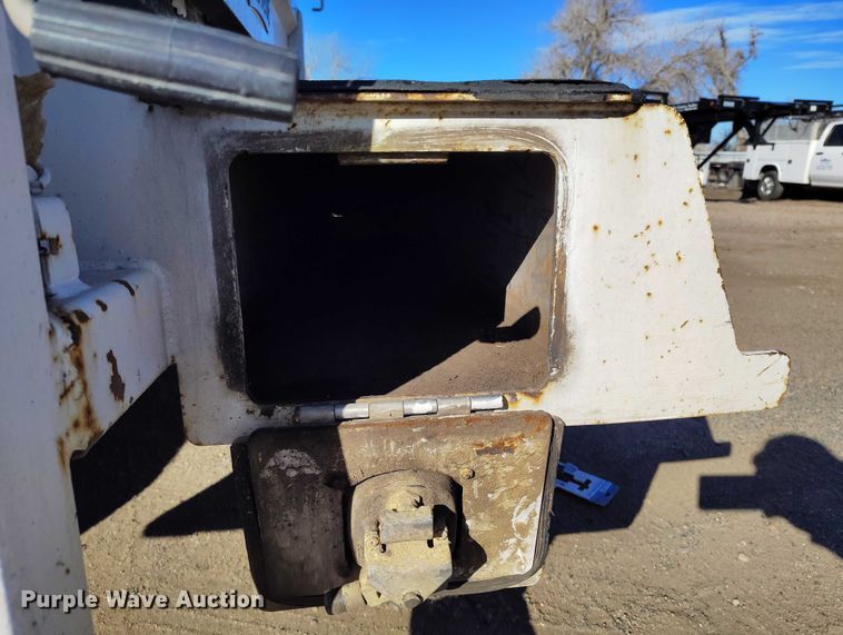 image for item YA1807 2019 Ford F350 Super Duty  utility bed pickup truck