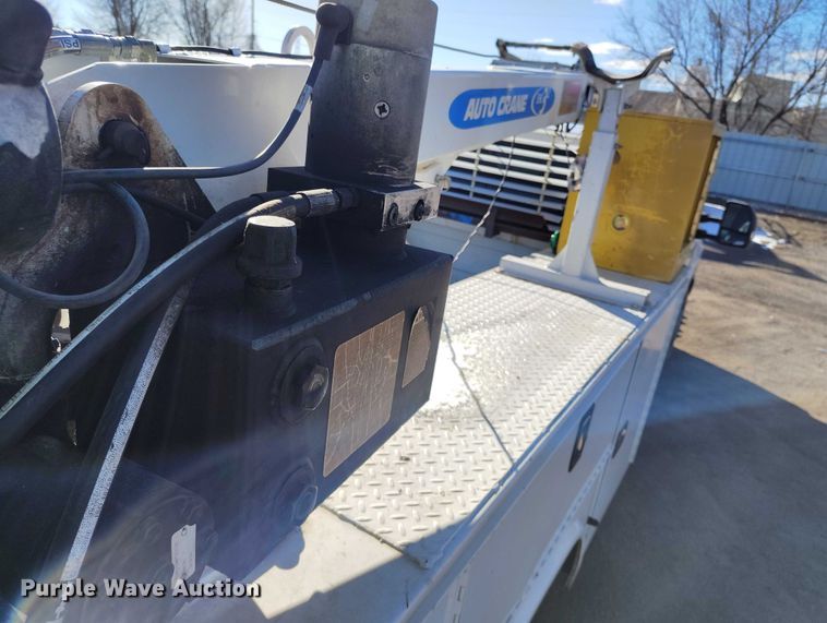 image for item YA1807 2019 Ford F350 Super Duty  utility bed pickup truck