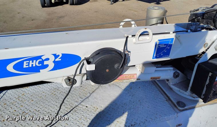 image for item YA1807 2019 Ford F350 Super Duty  utility bed pickup truck