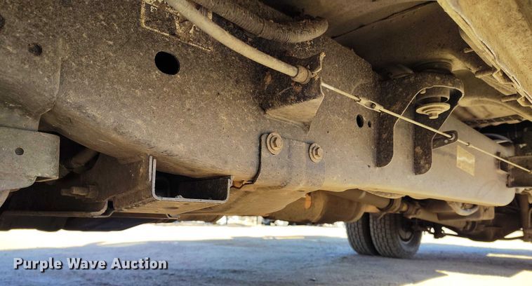 image for item YA1807 2019 Ford F350 Super Duty  utility bed pickup truck