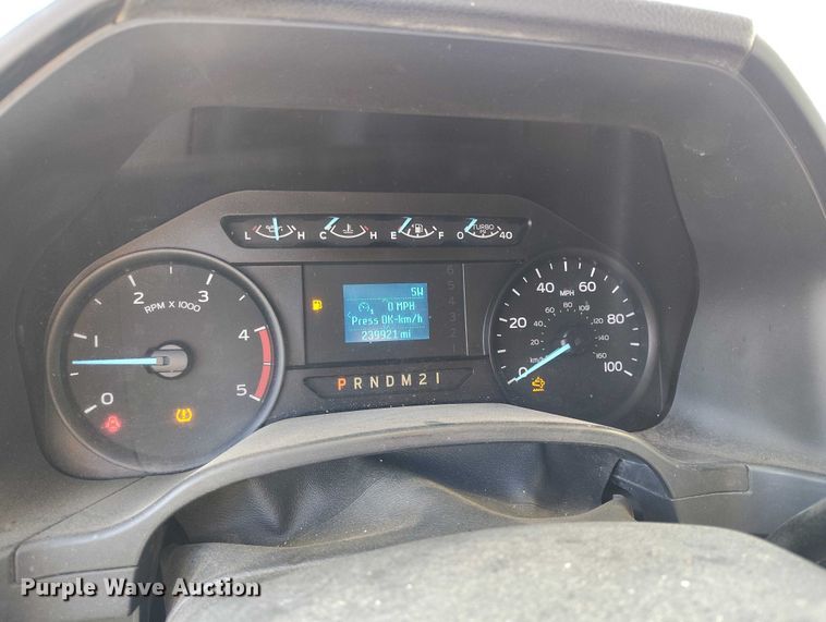 image for item YA1807 2019 Ford F350 Super Duty  utility bed pickup truck