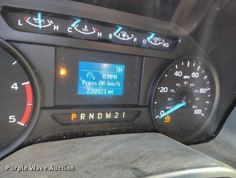 image for item YA1807 2019 Ford F350 Super Duty  utility bed pickup truck