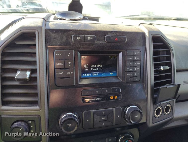 image for item YA1807 2019 Ford F350 Super Duty  utility bed pickup truck