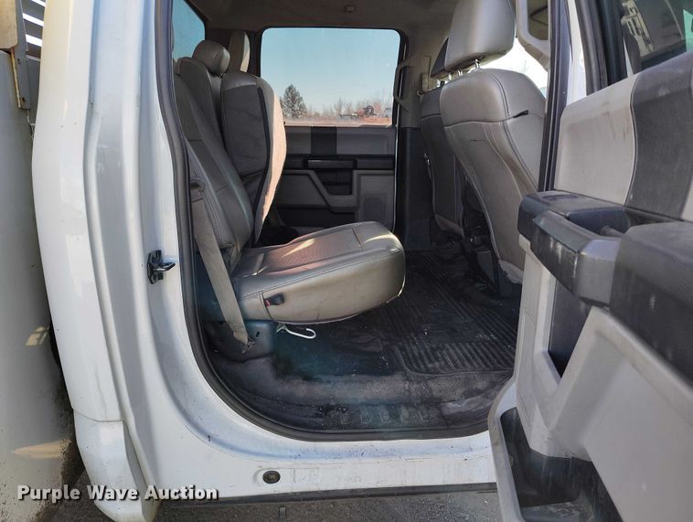 image for item YA1807 2019 Ford F350 Super Duty  utility bed pickup truck