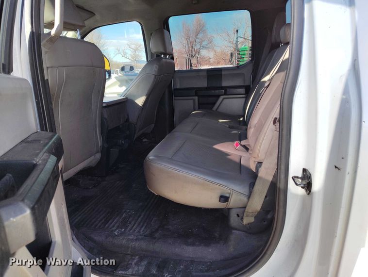 image for item YA1807 2019 Ford F350 Super Duty  utility bed pickup truck